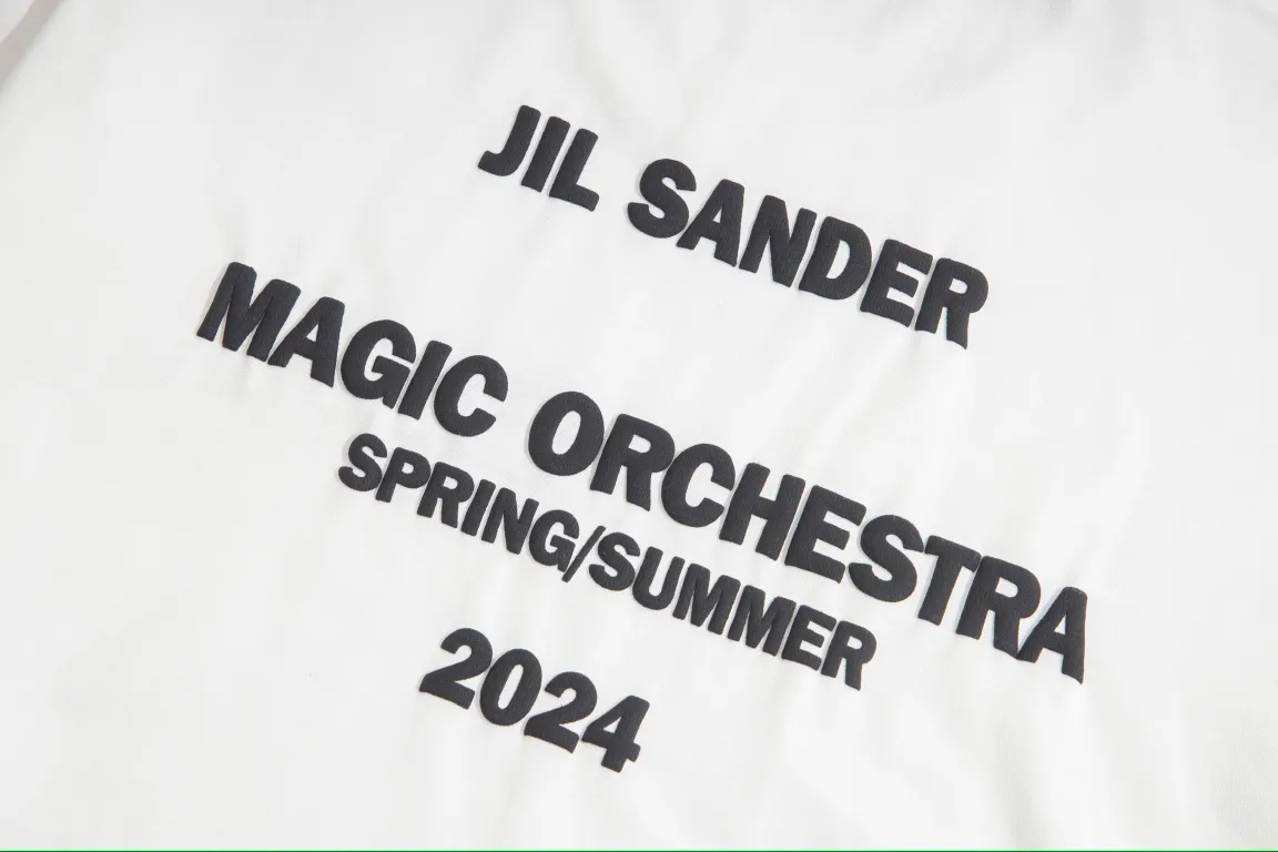 🌈New Arrival🆕JIL, sander 24 foam printed short sleeves, made of pure cotton fabric, design, loose fit, Same Style for men and women, Color: Black, White, Sizes: XS S M L